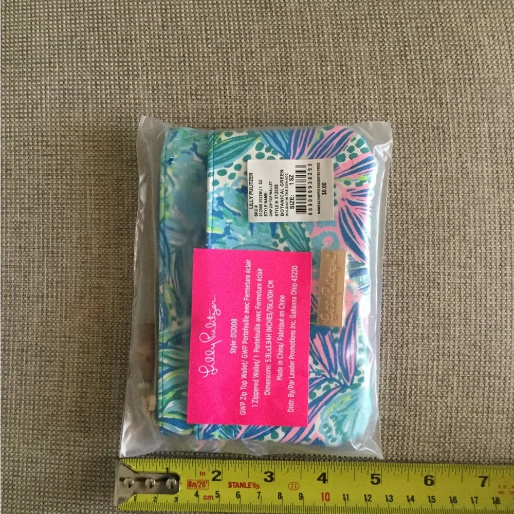 NWT Lilly Pulitzer wallet - Picture 4 of 4